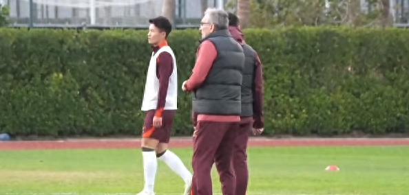 容中能夺得